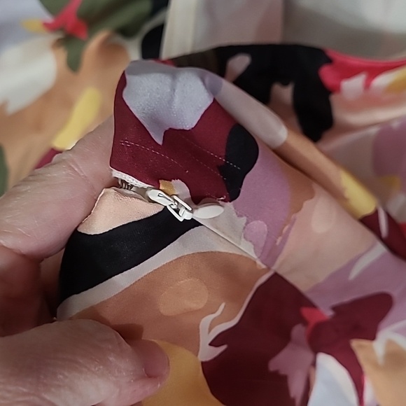 CROSBY by Mollie Burch Lowery Maxi Dress in Flowerpress size XL - Picture 10 of 12